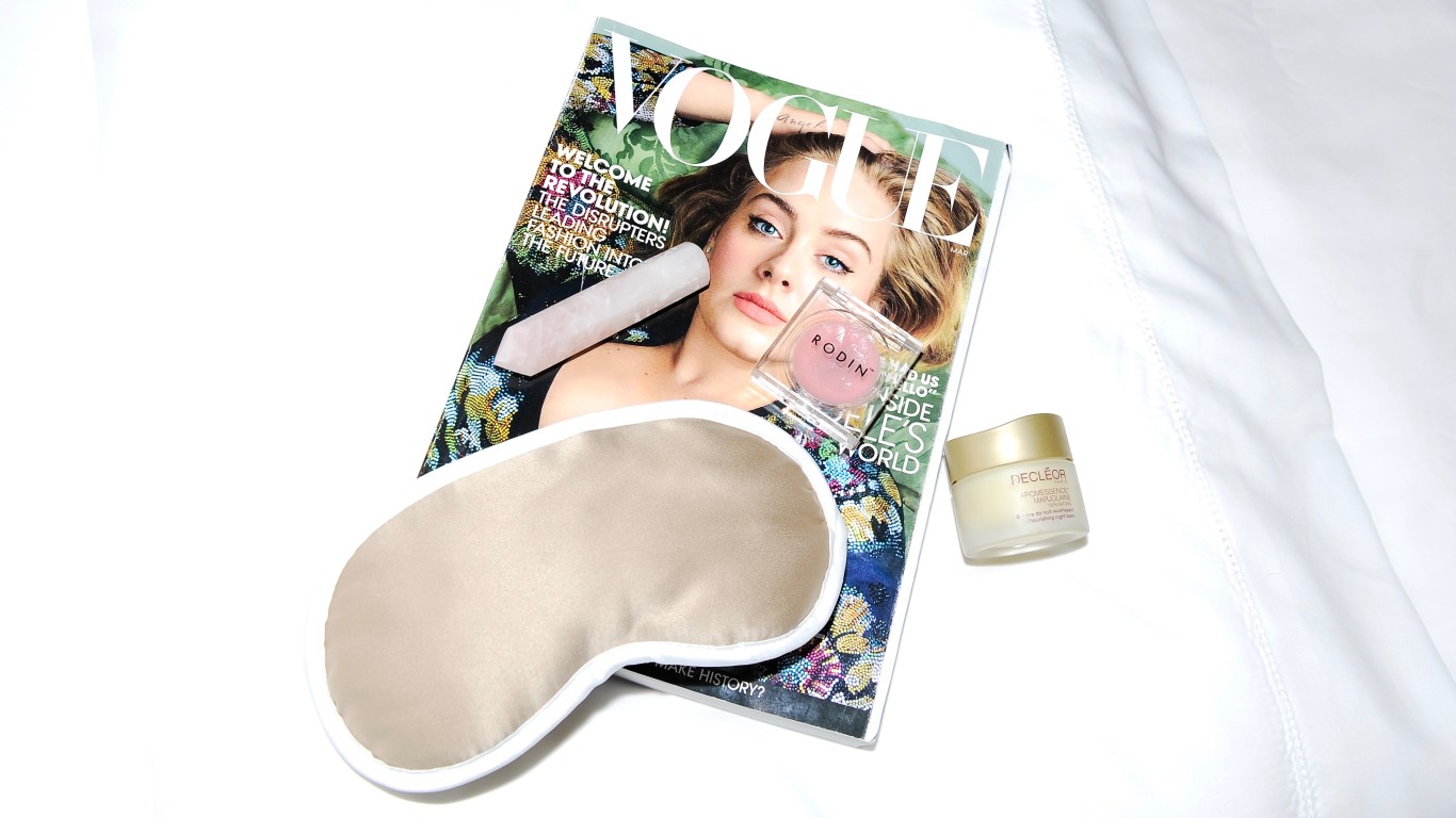 Sleeping with this Copper-Infused Eye Mask Will Make You Look Younger
