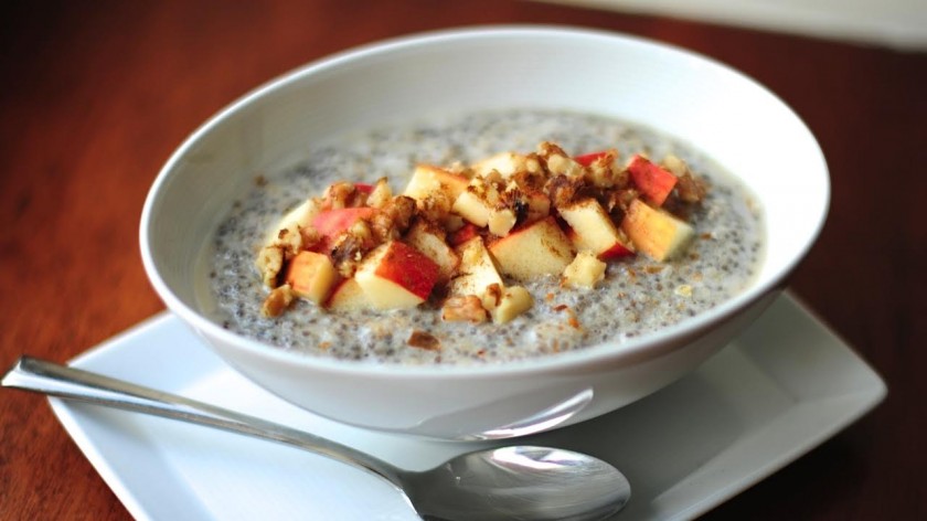APPLE CINNAMON CHIA PUDDING